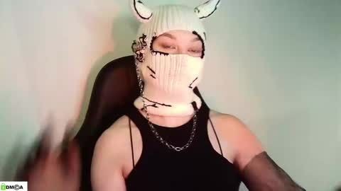 Renesme White Im here from Monday to Friday online show from April 27, 2026, 4:32 am