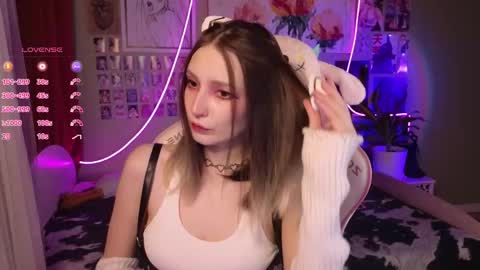 Evie online show from April 23, 2026, 8:22 pm