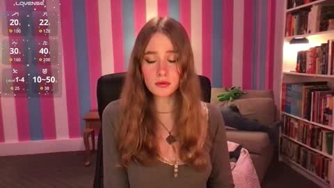 Evie3 online show from December 3, 2025, 2:41 am