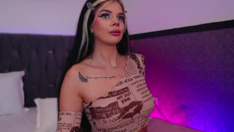 Snapshot of evieebliss chatting on June 6, 2026, 12:32 pm EvieeBliss online show from June 6, 2026, 12:32 pm