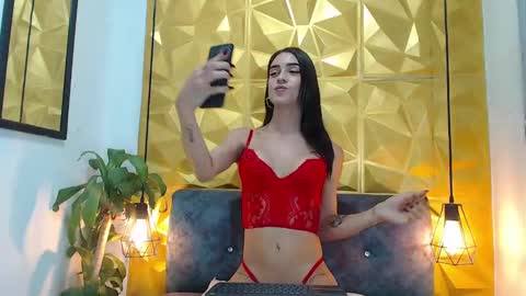 Annie online show from January 9, 2025, 11:02 pm