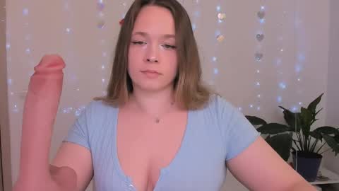 evilla_brill online show from April 15, 2026, 8:21 am