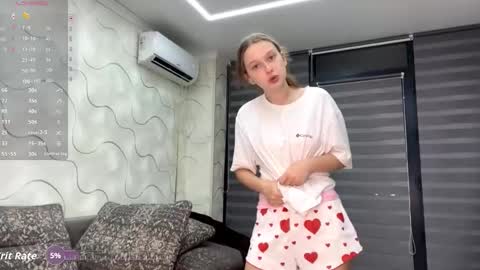 Eva online show from October 21, 2025, 4:19 pm