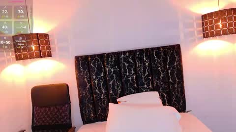 Snapshot of evvaa_moon chatting on May 5, 2026, 12:24 pm evvaa_moon online show from May 5, 2026, 12:24 pm