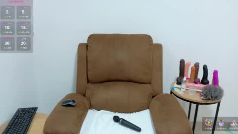 Snapshot of evvaa_moon chatting on June 5, 2026, 12:44 pm evvaa_moon online show from June 5, 2026, 12:44 pm