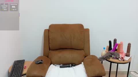 Snapshot of evvaa_moon chatting on June 9, 2026, 12:28 pm evvaa_moon online show from June 9, 2026, 12:28 pm