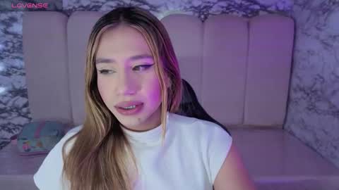 Snapshot of evy_lux_v chatting on January 16, 2026, 4:16 am Hi Stream 1000pm to 600am online show from January 16, 2026, 4:16 am