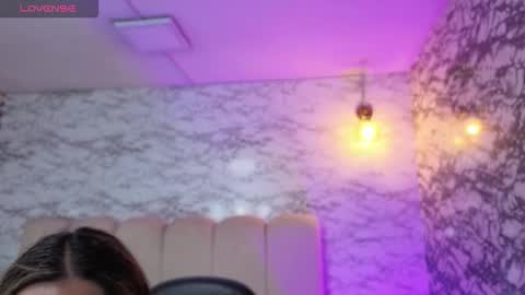 Snapshot of evy_lux_v chatting on February 11, 2026, 3:33 am Hi Stream 1000pm to 600am online show from February 11, 2026, 3:33 am