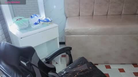 Snapshot of evy_lux_v chatting on February 21, 2026, 3:51 am Hi Stream 1000pm to 600am online show from February 21, 2026, 3:51 am