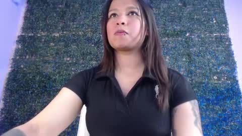Snapshot of evybubbles_ chatting on May 11, 2026, 5:43 pm Im Evy online show from May 11, 2026, 5:43 pm