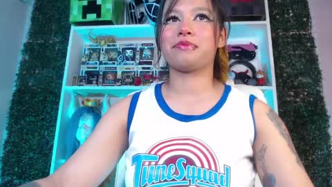 Snapshot of evybubbles_ chatting on May 23, 2026, 11:20 pm Im Evy online show from May 23, 2026, 11:20 pm