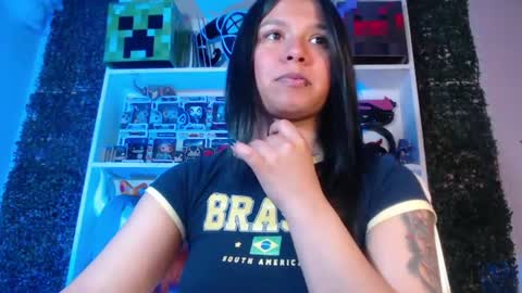 Snapshot of evybubbles_ chatting on June 16, 2026, 4:20 pm Im Evy online show from June 16, 2026, 4:20 pm