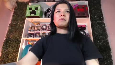 Snapshot of evybubbles_ chatting on June 26, 2026, 2:05 am Im Evy online show from June 26, 2026, 2:05 am