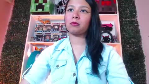 Snapshot of evybubbles_ chatting on June 27, 2026, 8:03 pm Im Evy online show from June 27, 2026, 8:03 pm