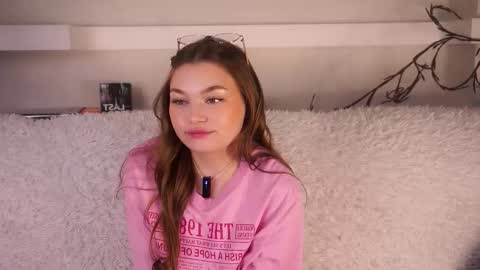 Emma online show from October 9, 2025, 1:09 pm