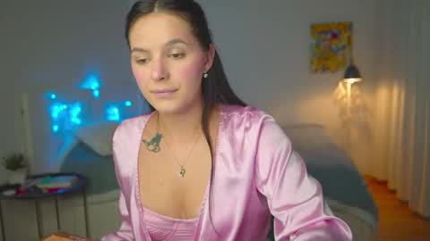 ewelynscott online show from October 19, 2025, 5:13 pm