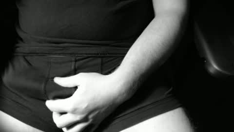 exhib_l0ver online show from November 11, 2025, 9:15 pm