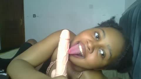 exotic_cutiee online show from May 7, 2026, 10:59 pm
