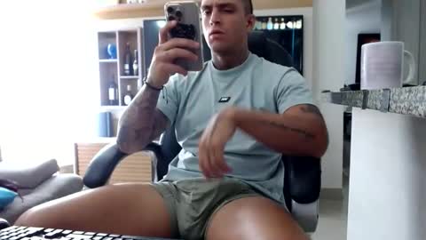 Snapshot of exotic_dude chatting on May 28, 2026, 1:30 pm camilo online show from May 28, 2026, 1:30 pm