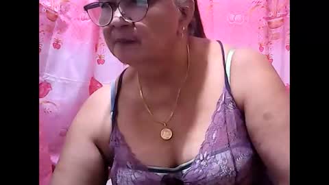 exotic_mom2024 online show from February 20, 2025, 1:57 am