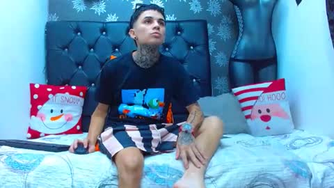 Snapshot of exotichot_couple chatting on December 26, 2024, 3:59 am exotichot_couple online show from December 26, 2024, 3:59 am