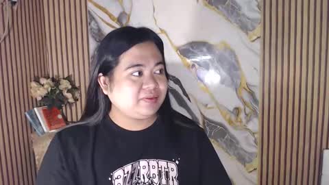 SHANTAL MARIE online show from April 8, 2026, 10:15 am