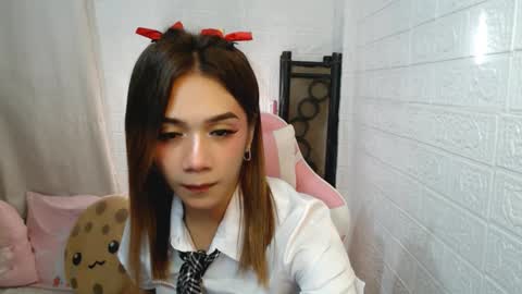 exotictssavie online show from January 17, 2025, 12:20 am