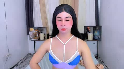 Snapshot of expensive_elise chatting on June 28, 2026, 7:47 am expensive_elise online show from June 28, 2026, 7:47 am