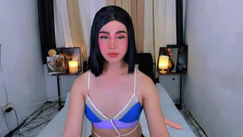 Snapshot of expensive_elise chatting on July 6, 2026, 7:38 am expensive_elise online show from July 6, 2026, 7:38 am