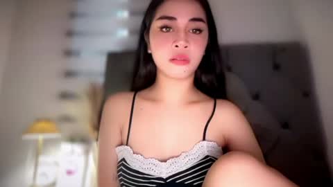 Snapshot of expensivets_chloe chatting on May 5, 2026, 7:49 am chloee online show from May 5, 2026, 7:49 am