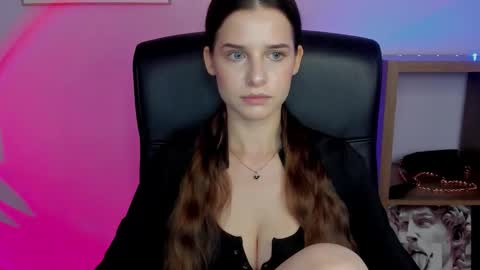 Maya online show from September 16, 2025, 6:25 am