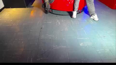 extrangers online show from February 26, 2026, 12:37 pm