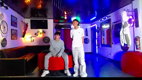 extrangers online show from March 17, 2026, 12:08 pm