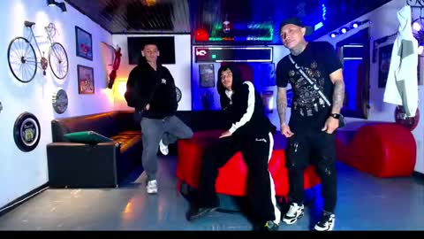 extrangers online show from March 28, 2026, 12:05 pm