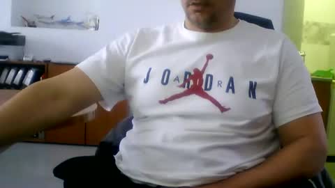 Snapshot of extrex2 chatting on March 30, 2026, 10:16 am derssing online show from March 30, 2026, 10:16 am