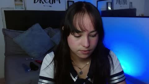 eymmy_24 online show from September 13, 2025, 2:22 am