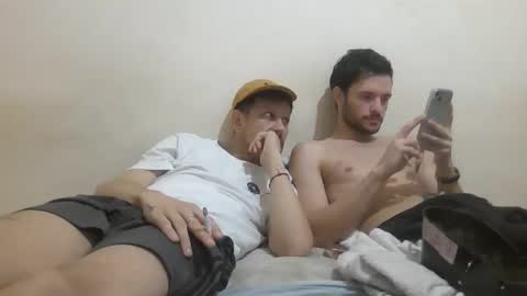 ezzcunha online show from May 4, 2026, 1:45 am