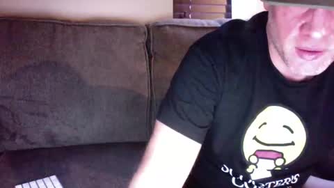 ezze2002 online show from March 4, 2026, 11:33 pm