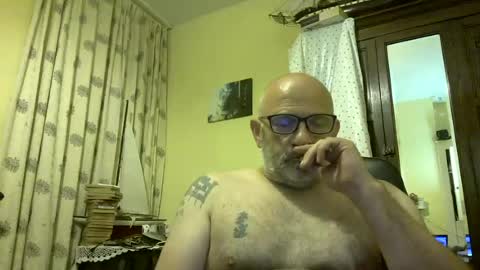Snapshot of f1zzeek chatting on June 18, 2026, 2:34 am f1zzeek online show from June 18, 2026, 2:34 am