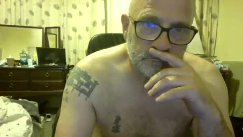 Snapshot of f1zzeek chatting on June 20, 2026, 10:56 pm f1zzeek online show from June 20, 2026, 10:56 pm