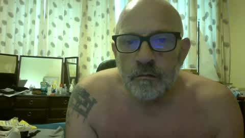 Snapshot of f1zzeek chatting on June 25, 2026, 7:51 pm f1zzeek online show from June 25, 2026, 7:51 pm