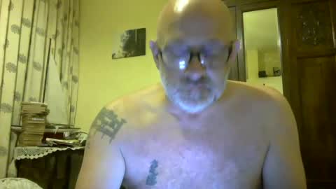 Snapshot of f1zzeek chatting on July 13, 2026, 9:39 pm f1zzeek online show from July 13, 2026, 9:39 pm