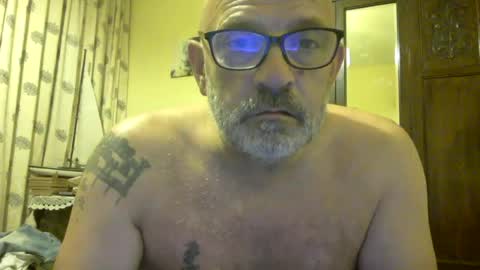 Snapshot of f1zzeek chatting on July 15, 2026, 10:59 pm f1zzeek online show from July 15, 2026, 10:59 pm