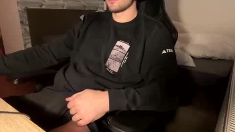 Snapshot of fabian_196 chatting on December 6, 2024, 4:17 pm Call me bitch online show from December 6, 2024, 4:17 pm