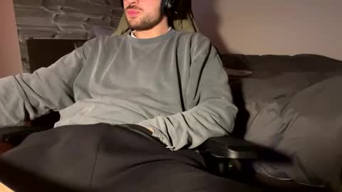 Snapshot of fabian_196 chatting on January 26, 2025, 5:44 pm Call me bitch online show from January 26, 2025, 5:44 pm