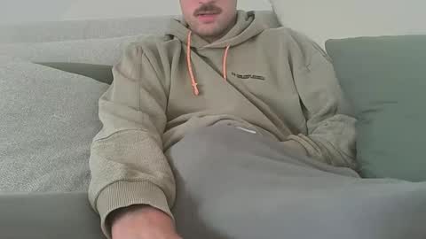 Snapshot of fabian_196 chatting on September 28, 2025, 8:52 am Call me bitch online show from September 28, 2025, 8:52 am