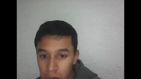 R online show from May 1, 2026, 11:42 pm