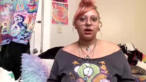 FaeBae online show from October 4, 2025, 2:37 pm