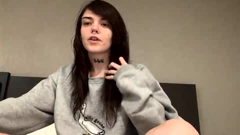 Faerie 3 online show from December 5, 2025, 12:52 am