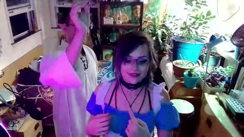 faewildflower online show from October 14, 2025, 7:20 am